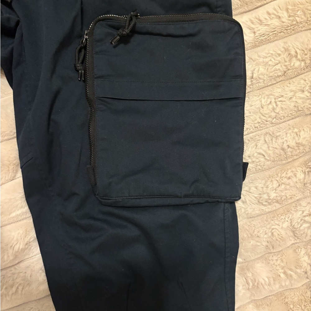 Nike ACG Midnight Cargo Pants - Picture 3 of 6